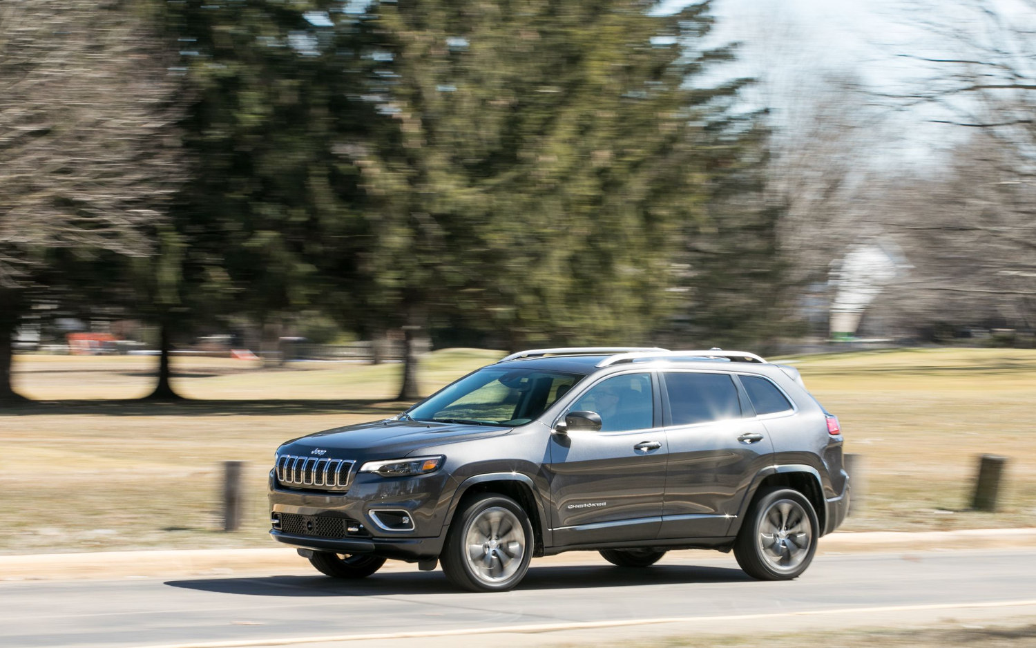 Comparison Jeep Cherokee Trailhawk 2021 vs Subaru Forester Sport